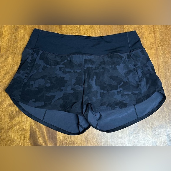 Lululemon Black Camo Speed Up Shorts Size 8 Tall - Picture 3 of 9